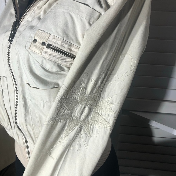 Rare Y2K Volcom Skater Cropped Bomber Jacket Hooded Full Zip Beige/Cream sz XS - Picture 10 of 15